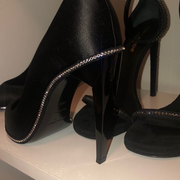 Saint Laurent YSL Jewel Embellished Satin Pump